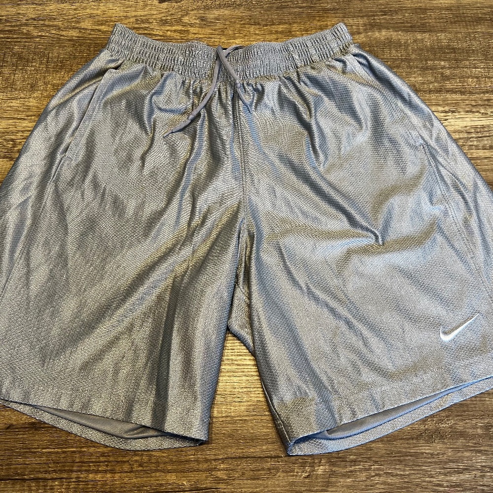 Nike Basketball shorts size large